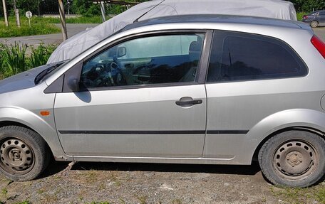 Ford Fiesta, 2005 год, 200 000 рублей, 3 фотография