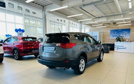 Toyota RAV4, 2013 год, 1 999 000 рублей, 6 фотография