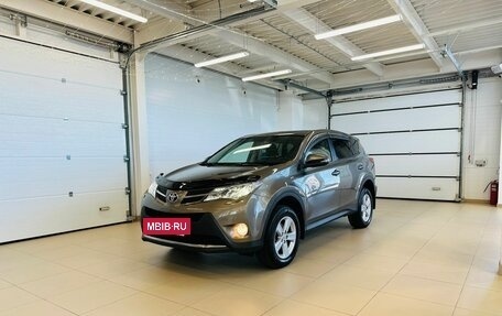 Toyota RAV4, 2013 год, 1 999 000 рублей, 2 фотография