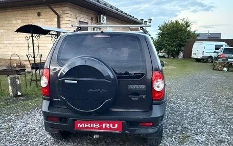 Chevrolet Niva I рестайлинг, 2010 год, 575 000 рублей, 3 фотография