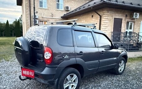 Chevrolet Niva I рестайлинг, 2010 год, 575 000 рублей, 4 фотография