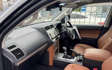 Toyota Land Cruiser Prado 150 рестайлинг 2, 2021 год, 6 000 000 рублей, 10 фотография