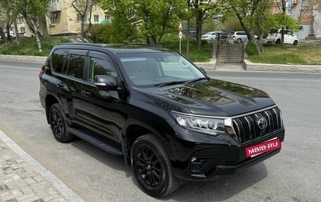 Toyota Land Cruiser Prado 150 рестайлинг 2, 2021 год, 6 000 000 рублей, 7 фотография