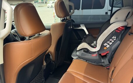 Toyota Land Cruiser Prado 150 рестайлинг 2, 2021 год, 6 000 000 рублей, 14 фотография
