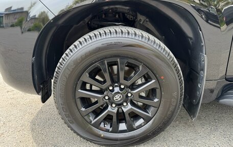 Toyota Land Cruiser Prado 150 рестайлинг 2, 2021 год, 6 000 000 рублей, 23 фотография