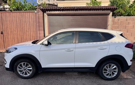 Hyundai Tucson III, 2016 год, 2 000 000 рублей, 10 фотография