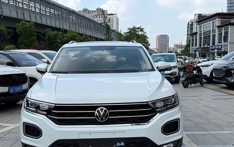 Volkswagen T-Roc I, 2022 год, 1 600 000 рублей, 2 фотография