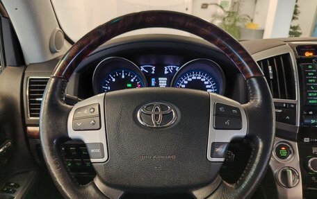 Toyota Land Cruiser 200, 2013 год, 3 036 000 рублей, 21 фотография