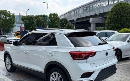 Volkswagen T-Roc I, 2022 год, 1 600 000 рублей, 6 фотография