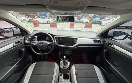 Volkswagen T-Roc I, 2022 год, 1 600 000 рублей, 9 фотография