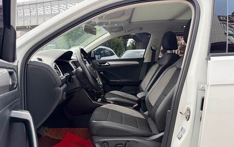 Volkswagen T-Roc I, 2022 год, 1 600 000 рублей, 7 фотография