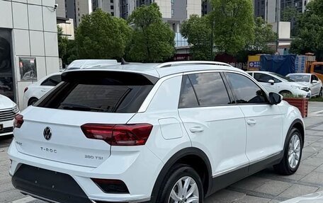 Volkswagen T-Roc I, 2022 год, 1 600 000 рублей, 4 фотография