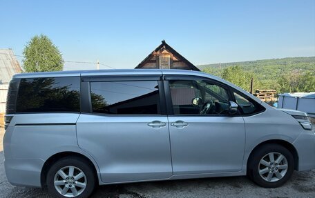 Toyota Voxy III, 2018 год, 2 100 000 рублей, 5 фотография
