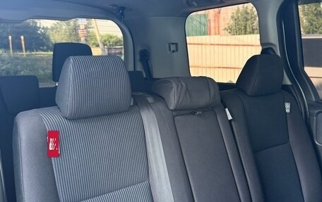 Toyota Voxy III, 2018 год, 2 100 000 рублей, 11 фотография