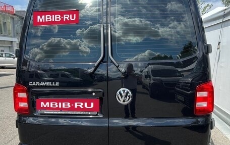 Volkswagen Caravelle T6 рестайлинг, 2019 год, 3 900 000 рублей, 2 фотография
