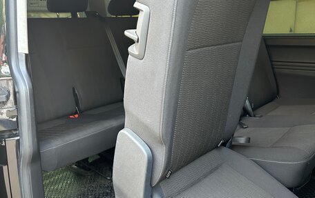 Volkswagen Caravelle T6 рестайлинг, 2019 год, 3 900 000 рублей, 11 фотография