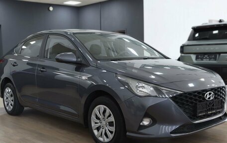 Hyundai Solaris II рестайлинг, 2021 год, 1 720 000 рублей, 2 фотография