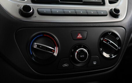 Hyundai Solaris II рестайлинг, 2021 год, 1 720 000 рублей, 13 фотография