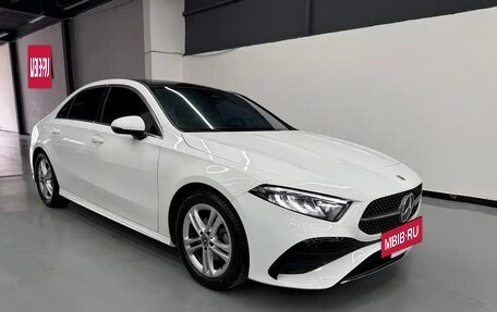 Mercedes-Benz A-Класс, 2023 год, 2 150 000 рублей, 3 фотография