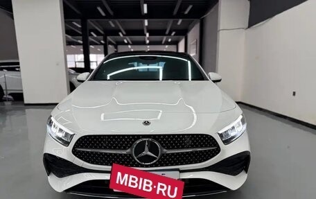 Mercedes-Benz A-Класс, 2023 год, 2 150 000 рублей, 2 фотография