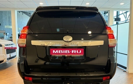Toyota Land Cruiser Prado 150 рестайлинг 2, 2017 год, 4 000 500 рублей, 5 фотография
