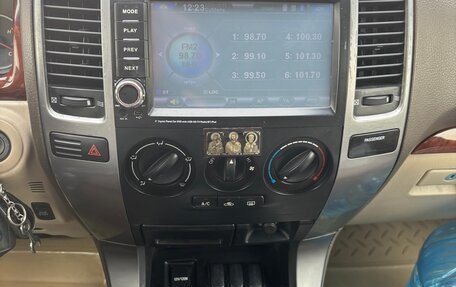 Toyota Land Cruiser Prado 120 рестайлинг, 2004 год, 1 650 000 рублей, 25 фотография