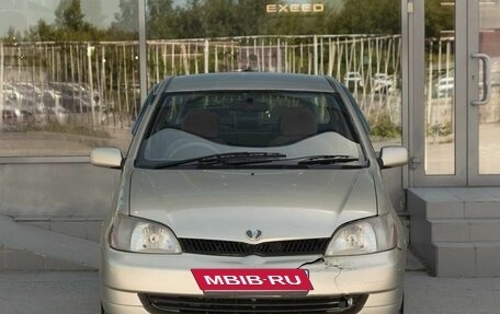 Toyota Platz, 2000 год, 170 000 рублей, 2 фотография