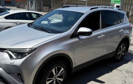 Toyota RAV4, 2017 год, 1 980 000 рублей, 10 фотография