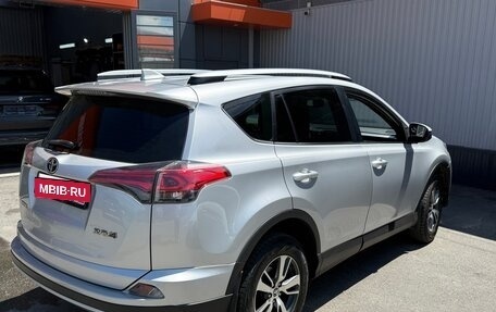 Toyota RAV4, 2017 год, 1 980 000 рублей, 9 фотография