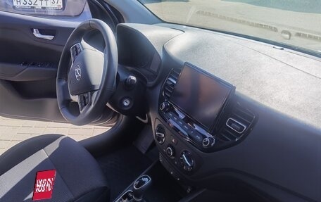 Hyundai Solaris II рестайлинг, 2021 год, 2 000 000 рублей, 5 фотография