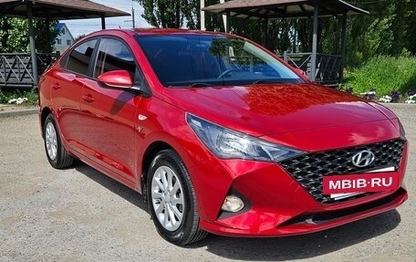 Hyundai Solaris II рестайлинг, 2021 год, 1 665 000 рублей, 3 фотография