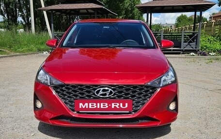 Hyundai Solaris II рестайлинг, 2021 год, 1 665 000 рублей, 2 фотография