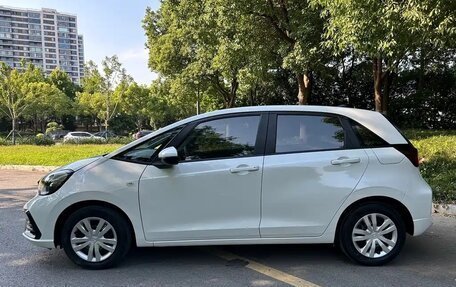 Honda Fit, 2023 год, 1 200 000 рублей, 4 фотография