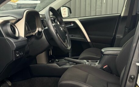 Toyota RAV4, 2015 год, 1 800 000 рублей, 10 фотография