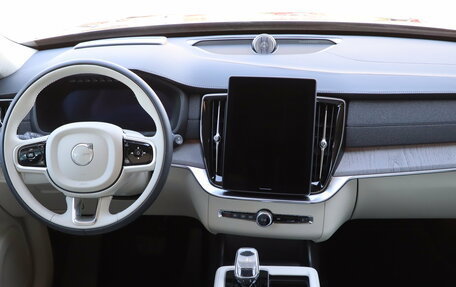 Volvo XC90 II рестайлинг, 2025 год, 10 850 000 рублей, 12 фотография