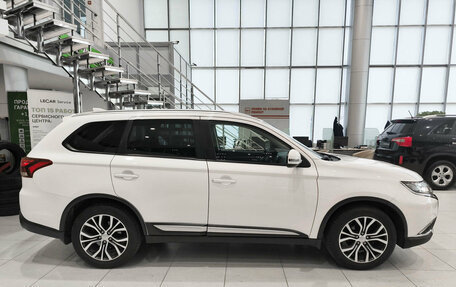 Mitsubishi Outlander III рестайлинг 3, 2018 год, 2 015 000 рублей, 5 фотография