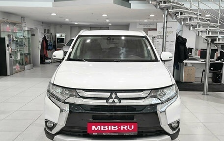 Mitsubishi Outlander III рестайлинг 3, 2018 год, 2 015 000 рублей, 2 фотография
