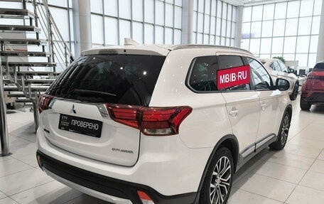 Mitsubishi Outlander III рестайлинг 3, 2018 год, 2 015 000 рублей, 6 фотография