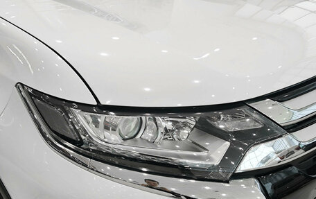 Mitsubishi Outlander III рестайлинг 3, 2018 год, 2 015 000 рублей, 21 фотография