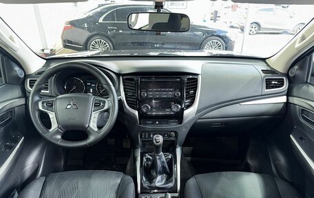 Mitsubishi Pajero Sport III рестайлинг, 2019 год, 3 199 000 рублей, 10 фотография