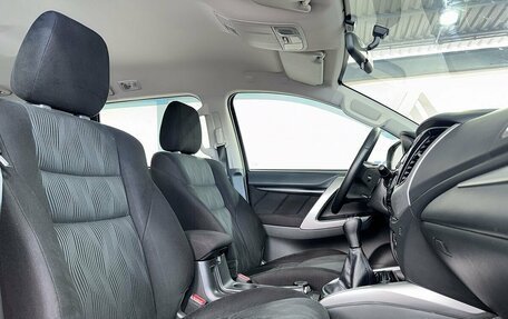 Mitsubishi Pajero Sport III рестайлинг, 2019 год, 3 199 000 рублей, 12 фотография