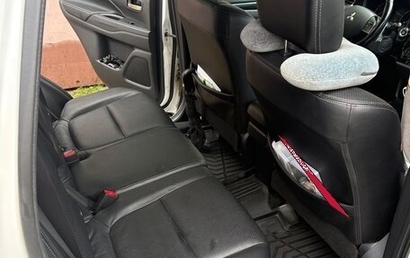 Mitsubishi Outlander III рестайлинг 3, 2016 год, 1 650 000 рублей, 9 фотография