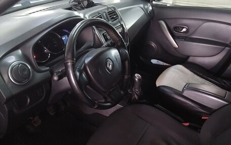 Renault Logan II, 2014 год, 330 000 рублей, 2 фотография
