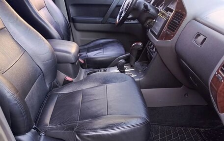 Mitsubishi Pajero III рестайлинг, 2006 год, 779 000 рублей, 21 фотография