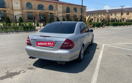 Mercedes-Benz E-Класс, 2002 год, 750 000 рублей, 4 фотография