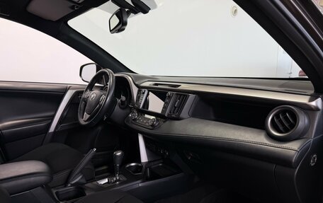 Toyota RAV4, 2019 год, 2 700 000 рублей, 10 фотография