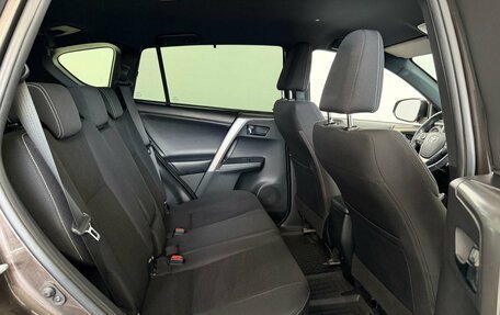 Toyota RAV4, 2019 год, 2 700 000 рублей, 15 фотография