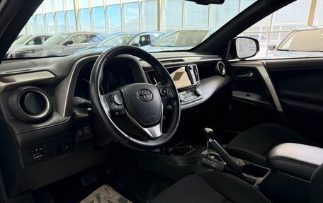 Toyota RAV4, 2019 год, 2 700 000 рублей, 33 фотография