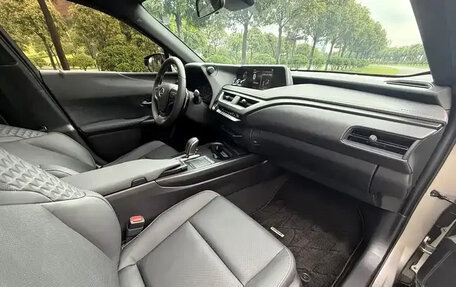 Lexus UX I, 2020 год, 1 750 010 рублей, 14 фотография