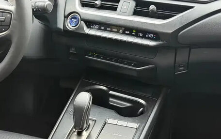 Lexus UX I, 2020 год, 1 750 010 рублей, 15 фотография